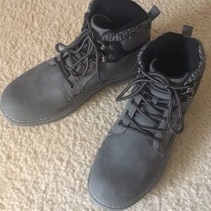 Big boys Gray boots.